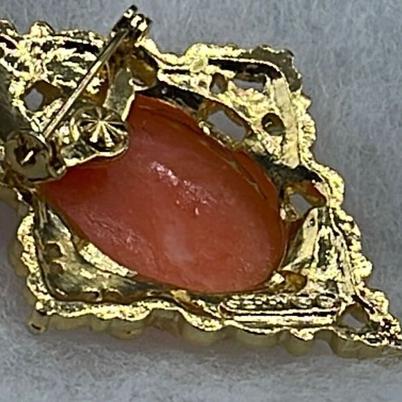 Vintage Gerry’s cameo brooch with ornate frame. - Picture 6 of 10